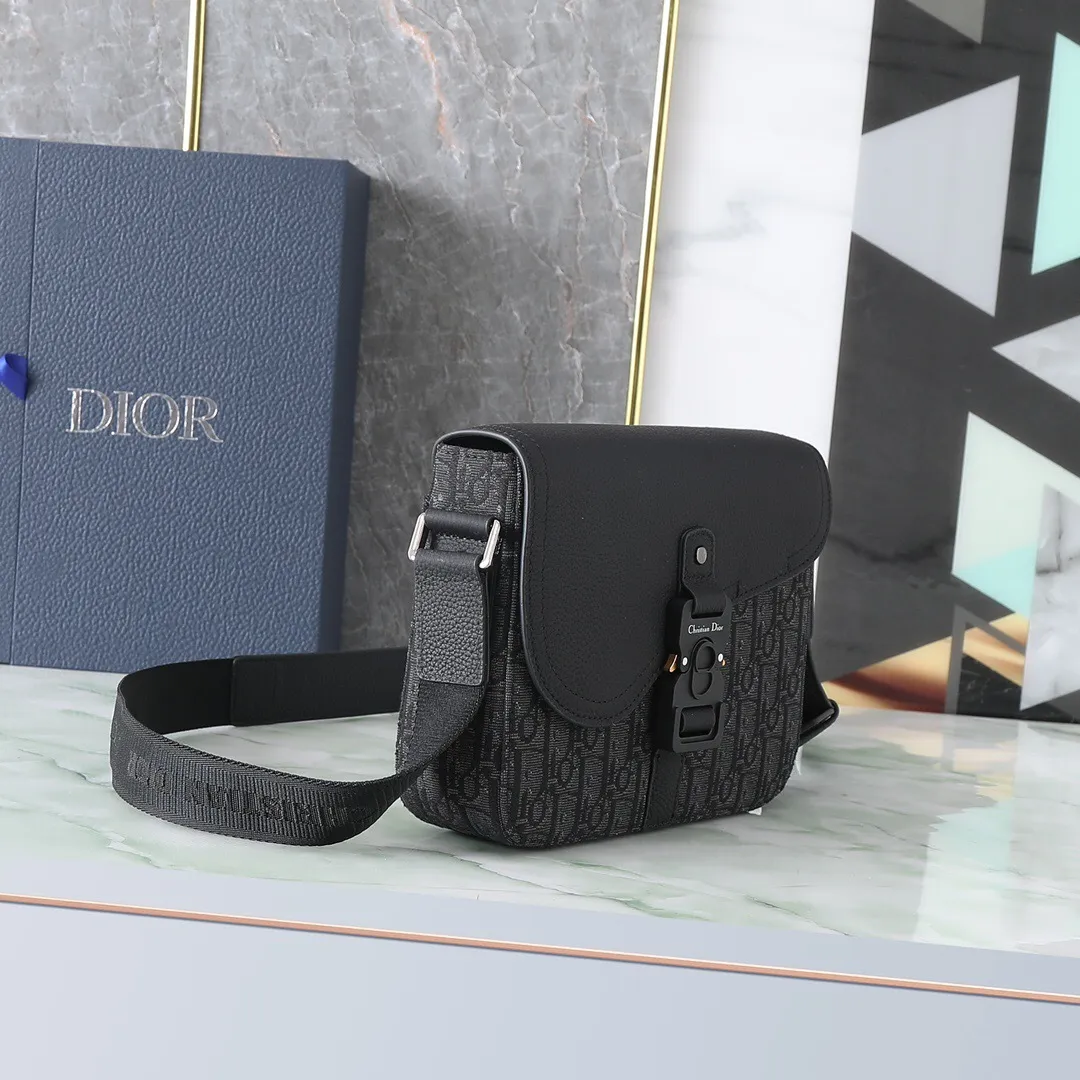 All categories 💚 Top version men’s bags 💚 DIOR 2025 official website new DIOR crossbody bag