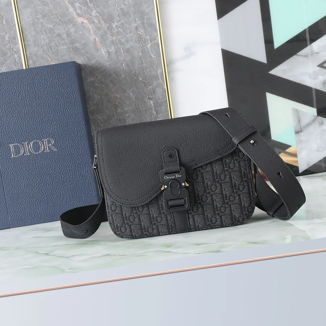 All categories 💚 Top version men’s bags 💚 DIOR 2025 official website new DIOR crossbody bag