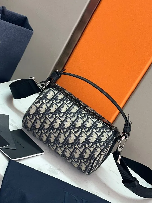 All categories 💚 Top version men’s bags 💚 DIOR 2025 official website new DIOR crossbody bag