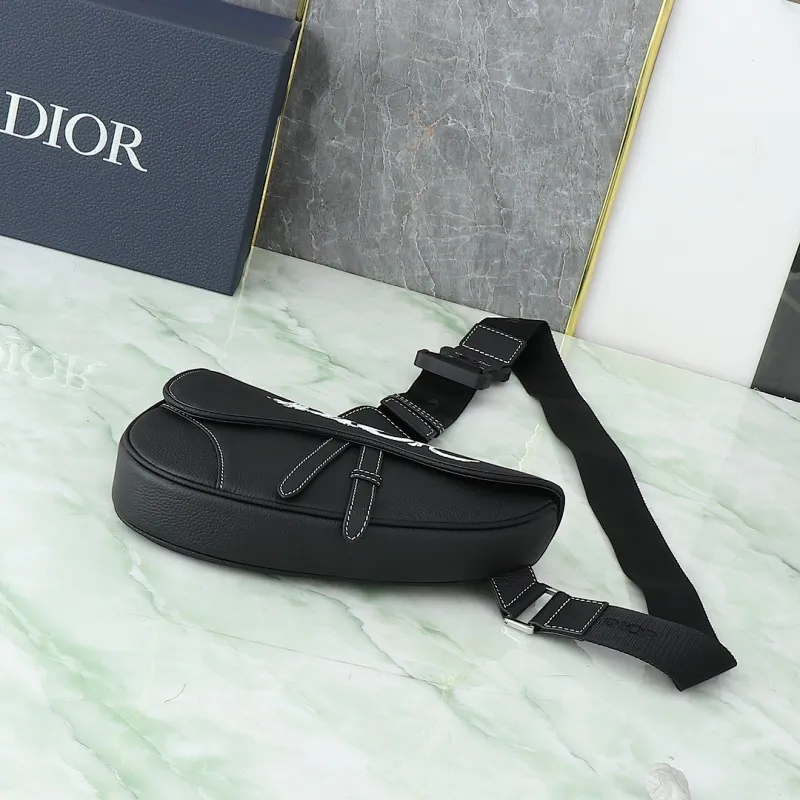 All categories 💚 Top version men’s bags 💚 DIOR 2025 official website new DIOR crossbody bag