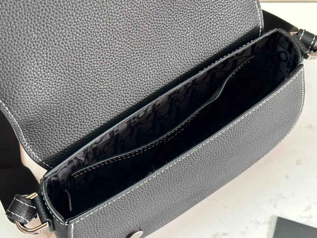 All categories 💚 Top version men’s bags 💚 DIOR 2025 official website new DIOR crossbody bag