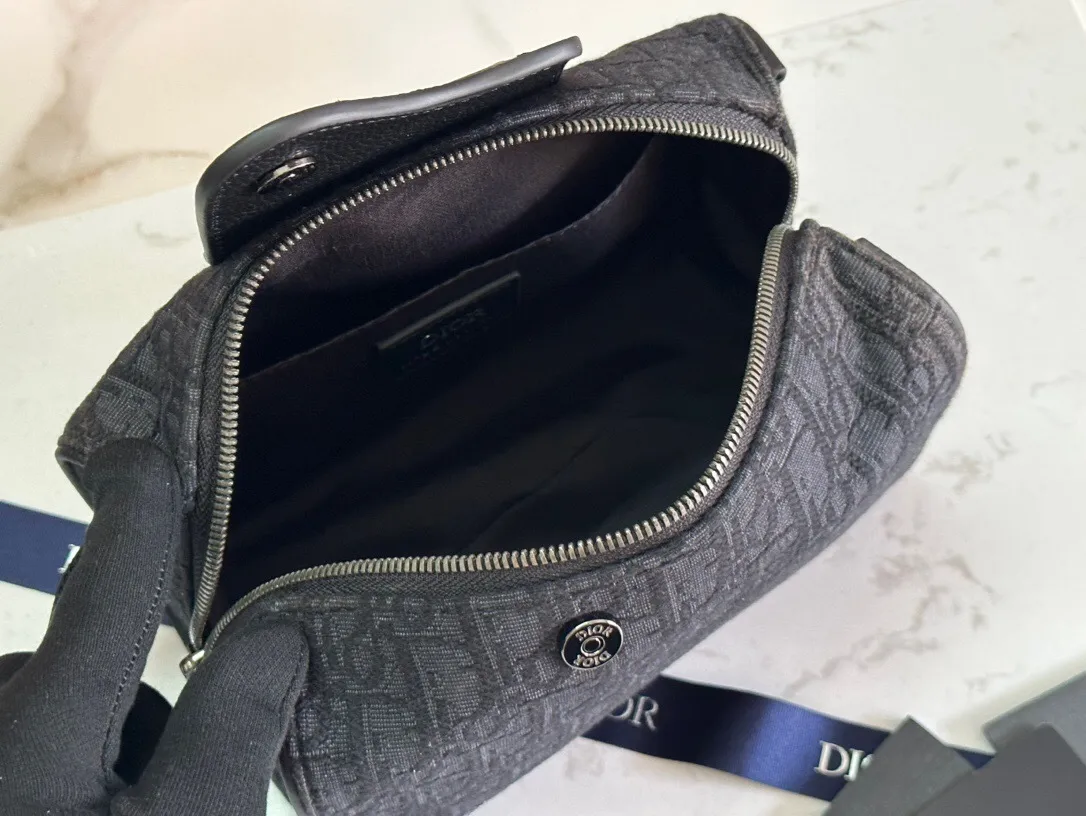 All categories 💚 Top version men’s bags 💚 DIOR 2025 official website new DIOR toiletry bag