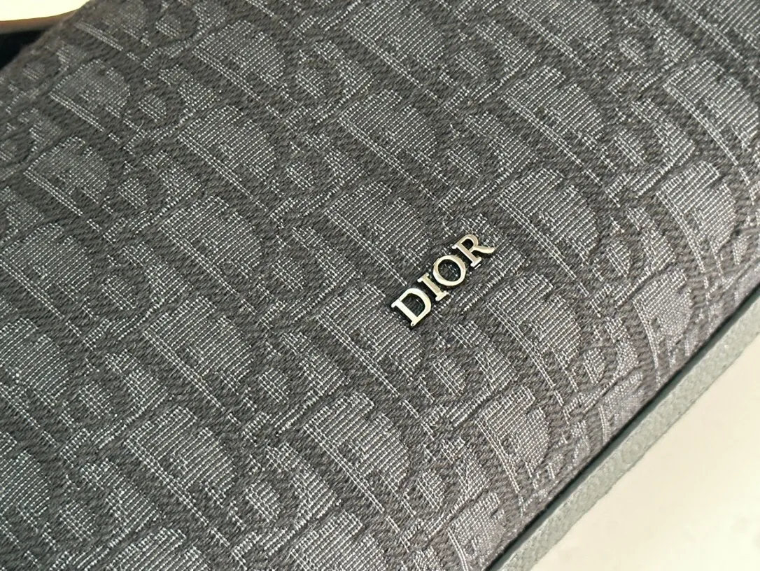 All categories 💚 Top version men’s bags 💚 DIOR 2025 official website new DIOR toiletry bag