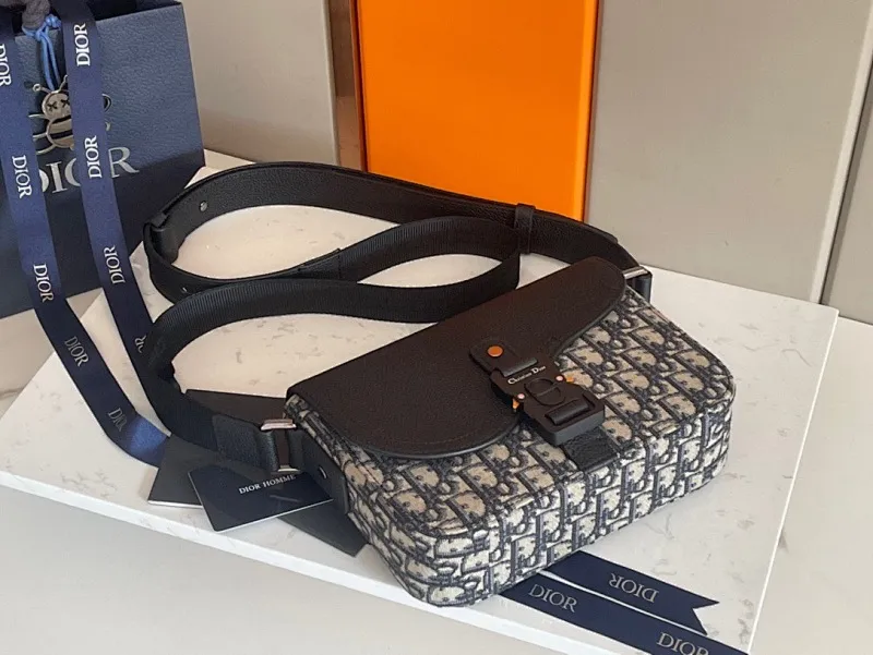 All categories 💚 Top version men’s bags 💚 DIOR 2025 official website new DIOR crossbody bag