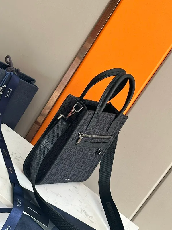 All categories 💚 Top version men’s bags 💚 DIOR 2025 official website new DIOR crossbody bag