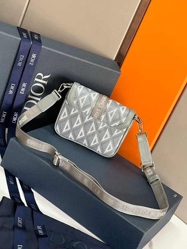 All categories 💚 Top version men’s bags 💚 DIOR 2025 official website new DIOR crossbody bag