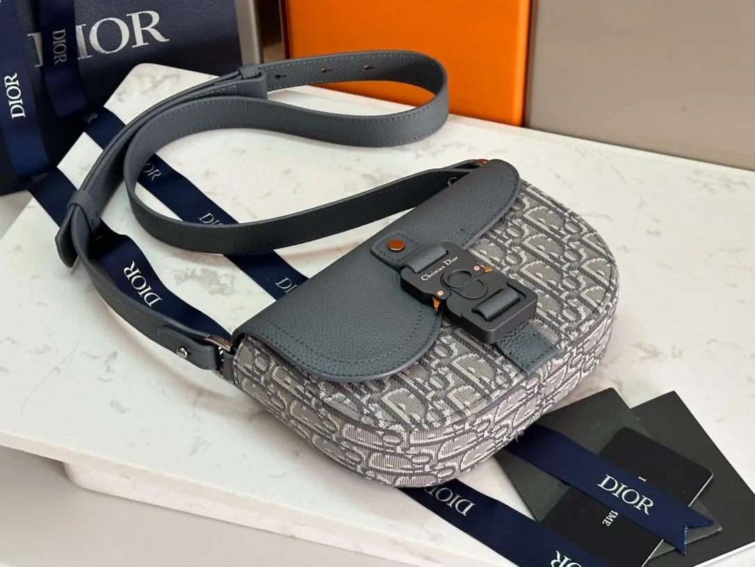All categories 💚 Top version men’s bags 💚 DIOR 2025 official website new DIOR crossbody bag