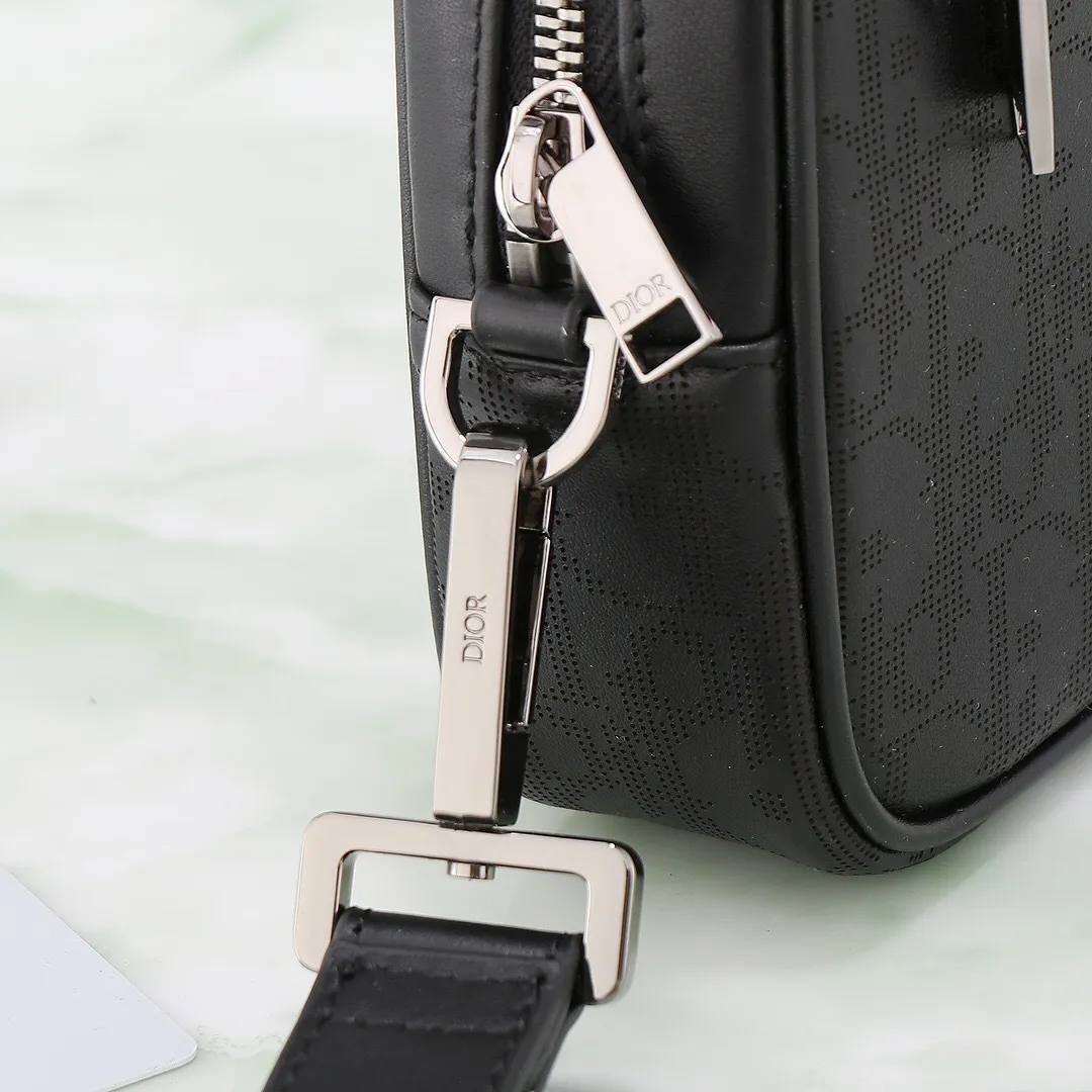 All categories 💚 Top version men’s bags 💚 DIOR 2025 official website new DIOR toiletry bag