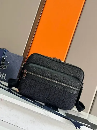 All categories 💚 Top version men’s bags 💚 DIOR 2025 official website new DIOR crossbody bag