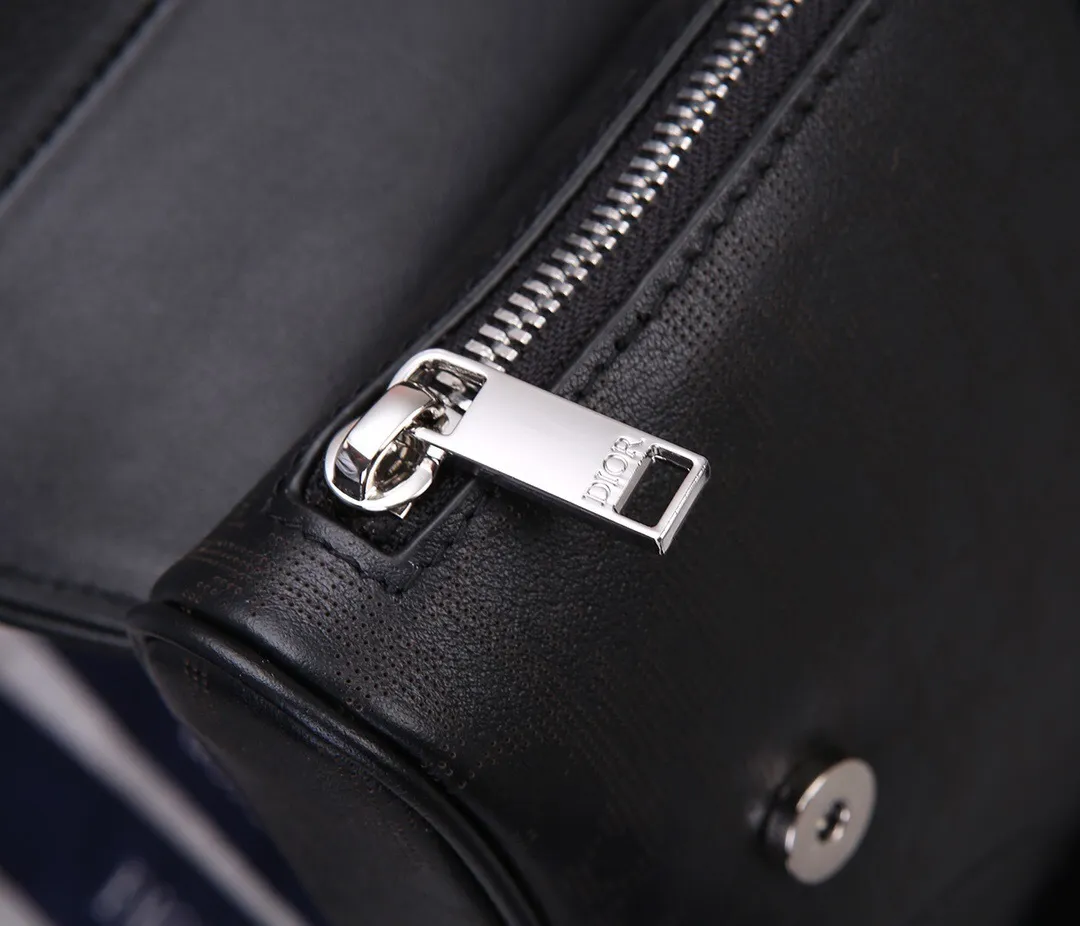 All categories 💚 Top version men’s bags 💚 DIOR 2025 official website new DIOR crossbody bag