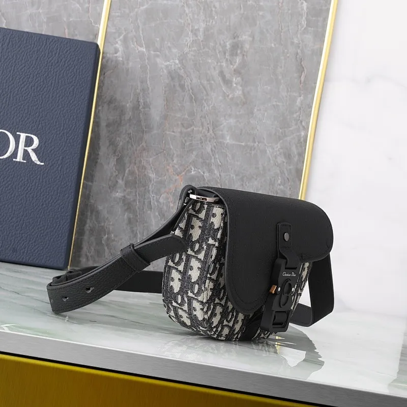 All categories 💚 Top version men’s bags 💚 DIOR 2025 official website new DIOR crossbody bag
