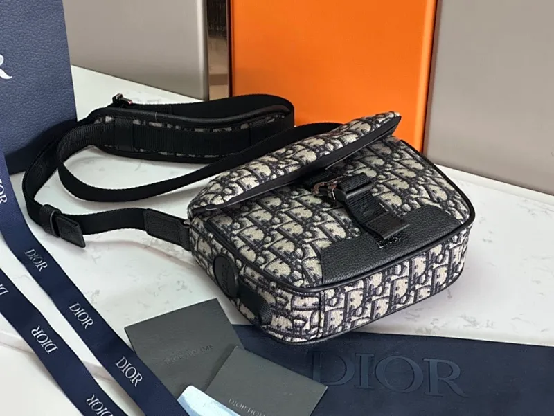 All categories 💚 Top version men’s bags 💚 DIOR 2025 official website new DIOR crossbody bag
