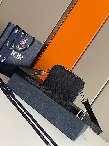 All categories 💚 Top version men’s bags 💚 DIOR 2025 official website new DIOR crossbody bag