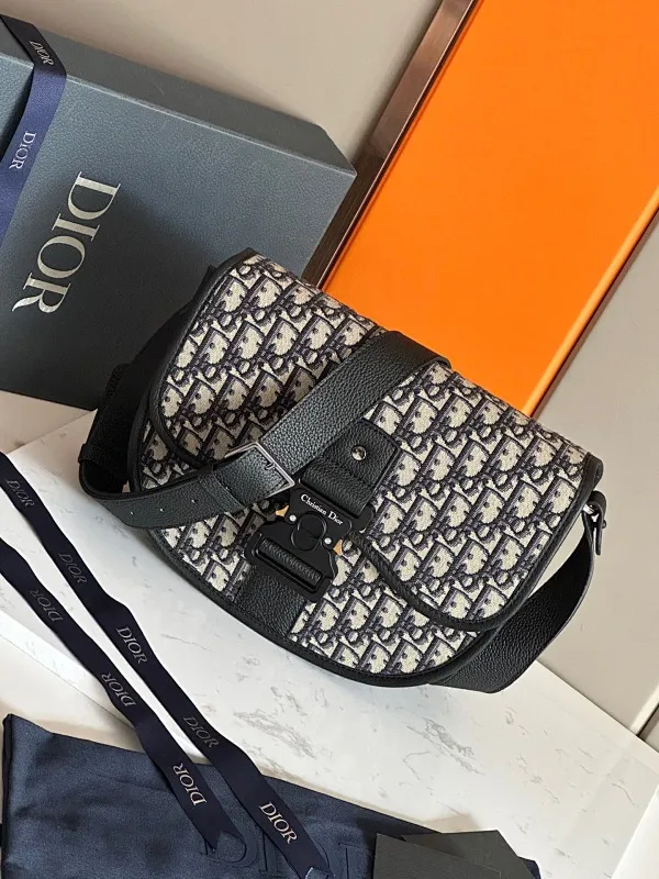All categories 💚 Top version men’s bags 💚 DIOR 2025 official website new DIOR crossbody bag