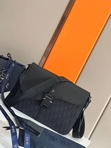 All categories 💚 Top version men’s bags 💚 DIOR 2025 official website new DIOR crossbody bag