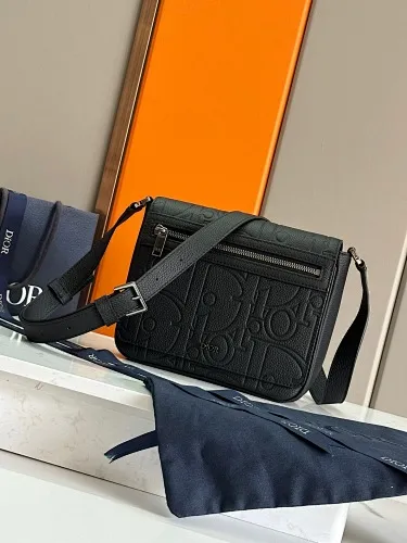 All categories 💚 Top version men’s bags 💚 DIOR 2025 official website new DIOR crossbody bag