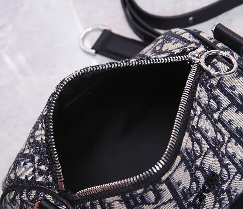 All categories 💚 Top version men’s bags 💚 DIOR 2025 official website new DIOR crossbody bag