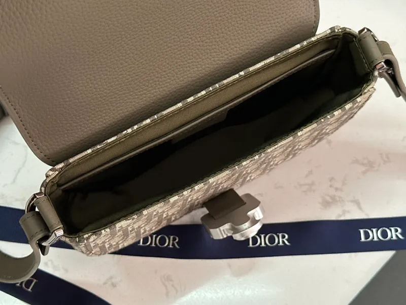 All categories 💚 Top version men’s bags 💚 DIOR 2025 official website new DIOR crossbody bag