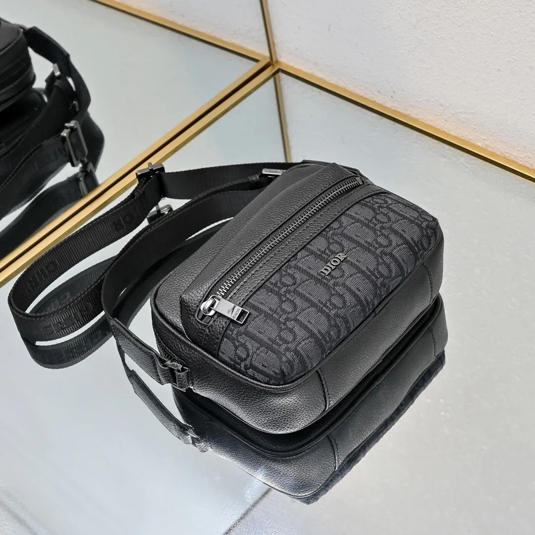 All categories 💚 Top version men’s bags 💚 DIOR 2025 official website new DIOR crossbody bag