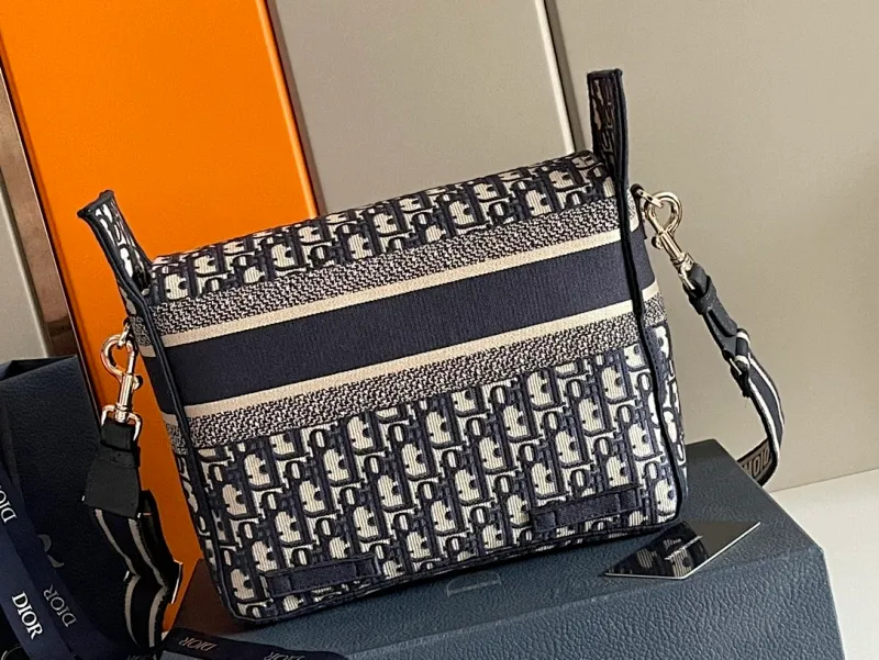 All categories 💚 Top version men’s bags 💚 DIOR 2025 official website new DIOR crossbody bag