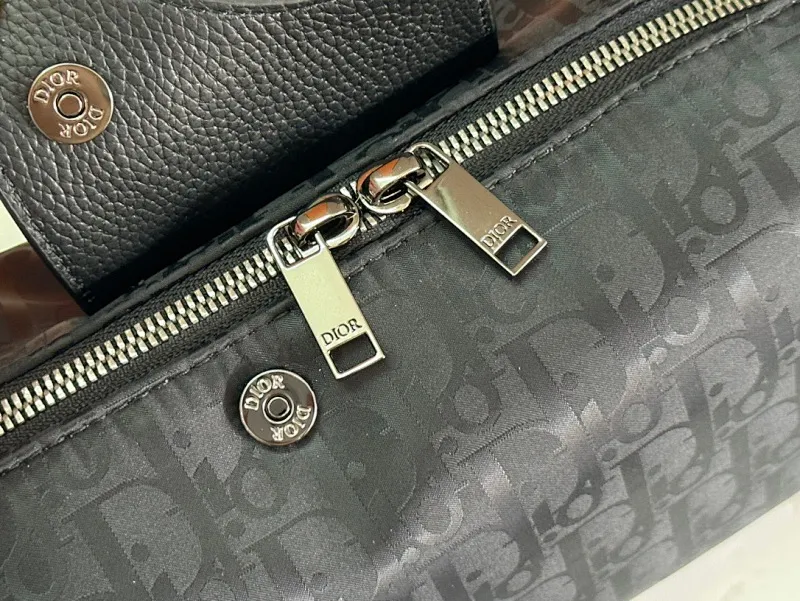 All categories 💚 Top version men’s bags 💚 DIOR 2025 official website new DIOR toiletry bag