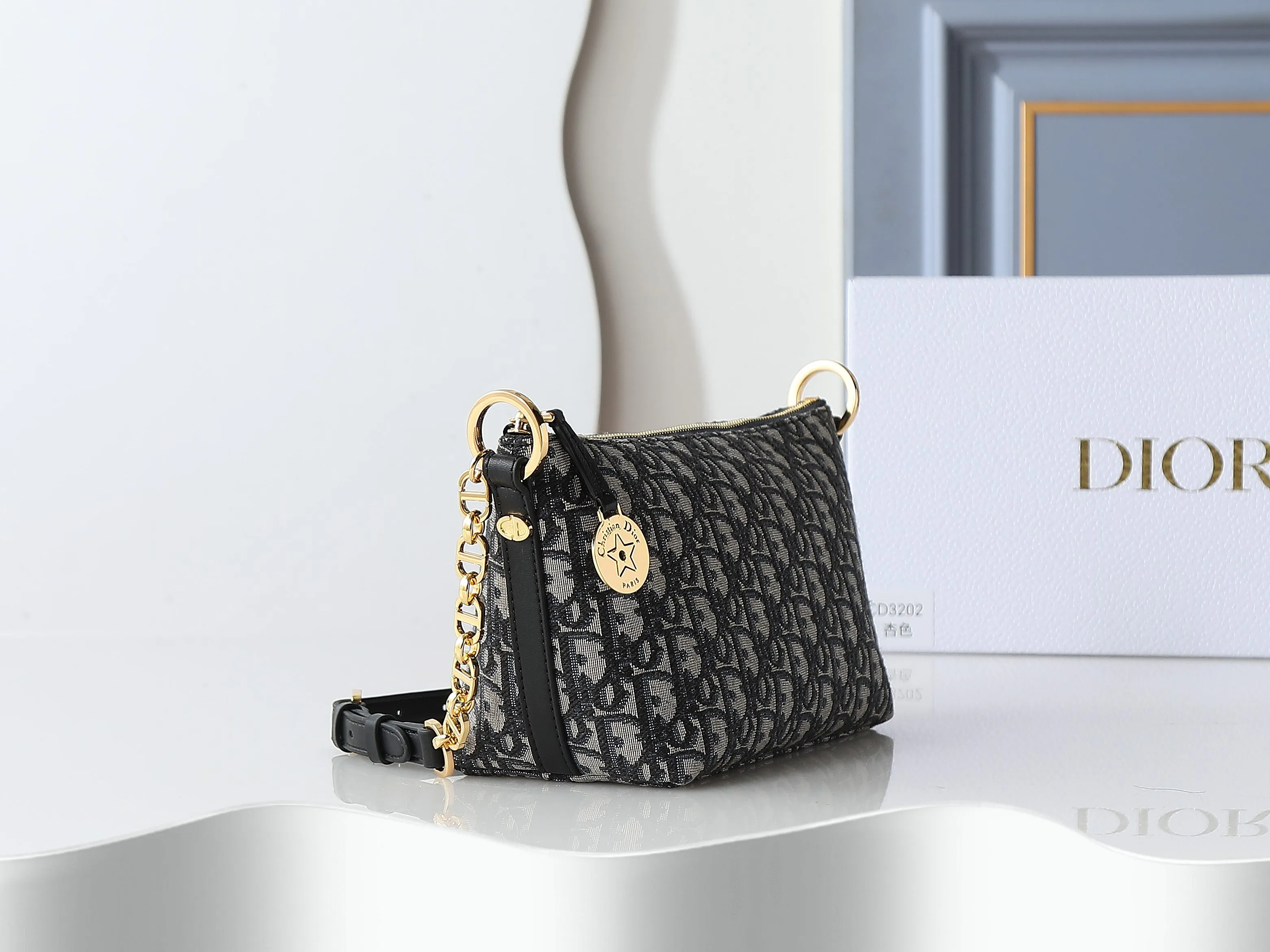 All Categories Official Website "Brand Women's Bags" Women's Bags 💙 DIOR 2026 New DIOR Crossbody Bag