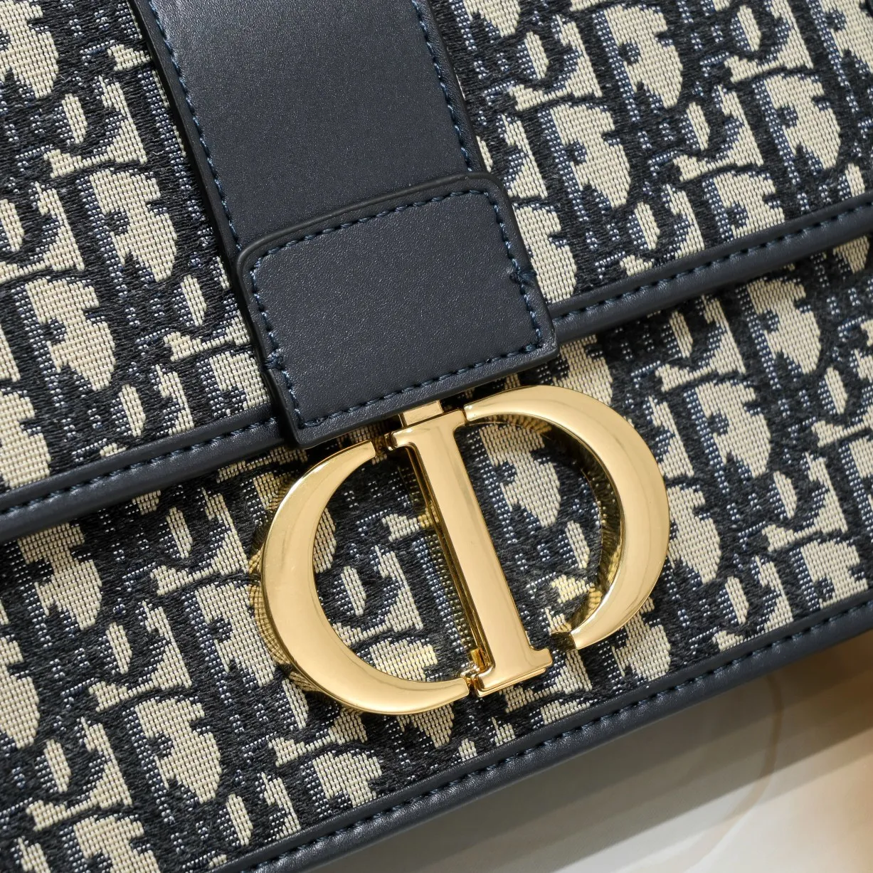 All Categories Official Website "Brand Women's Bags" Women's Bags 💙 DIOR 2025 New DIOR Crossbody Bag