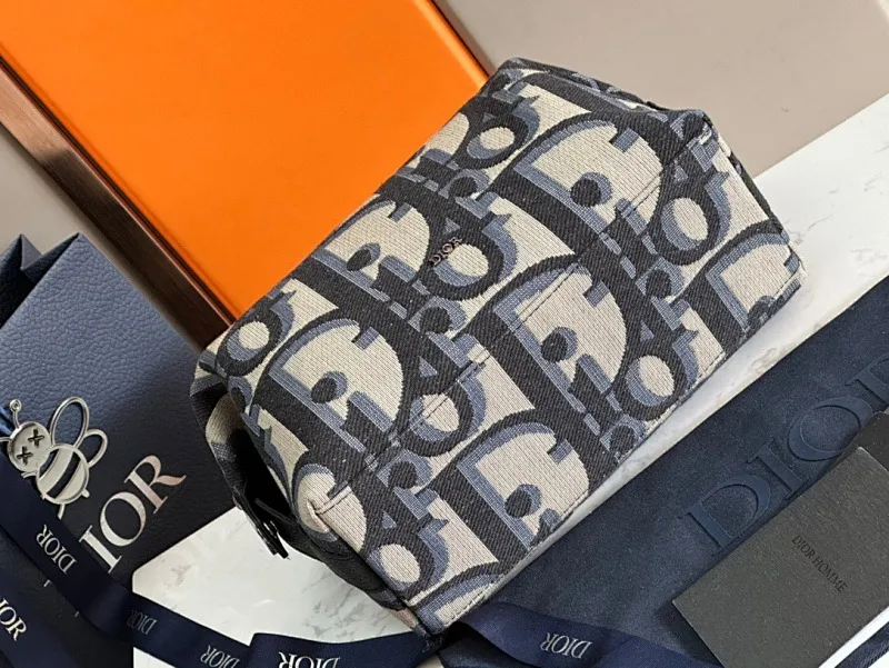 All categories Official website "Brand Women's Bags" Women's Bags 💙 DIOR 2025 new DIOR toiletry bag