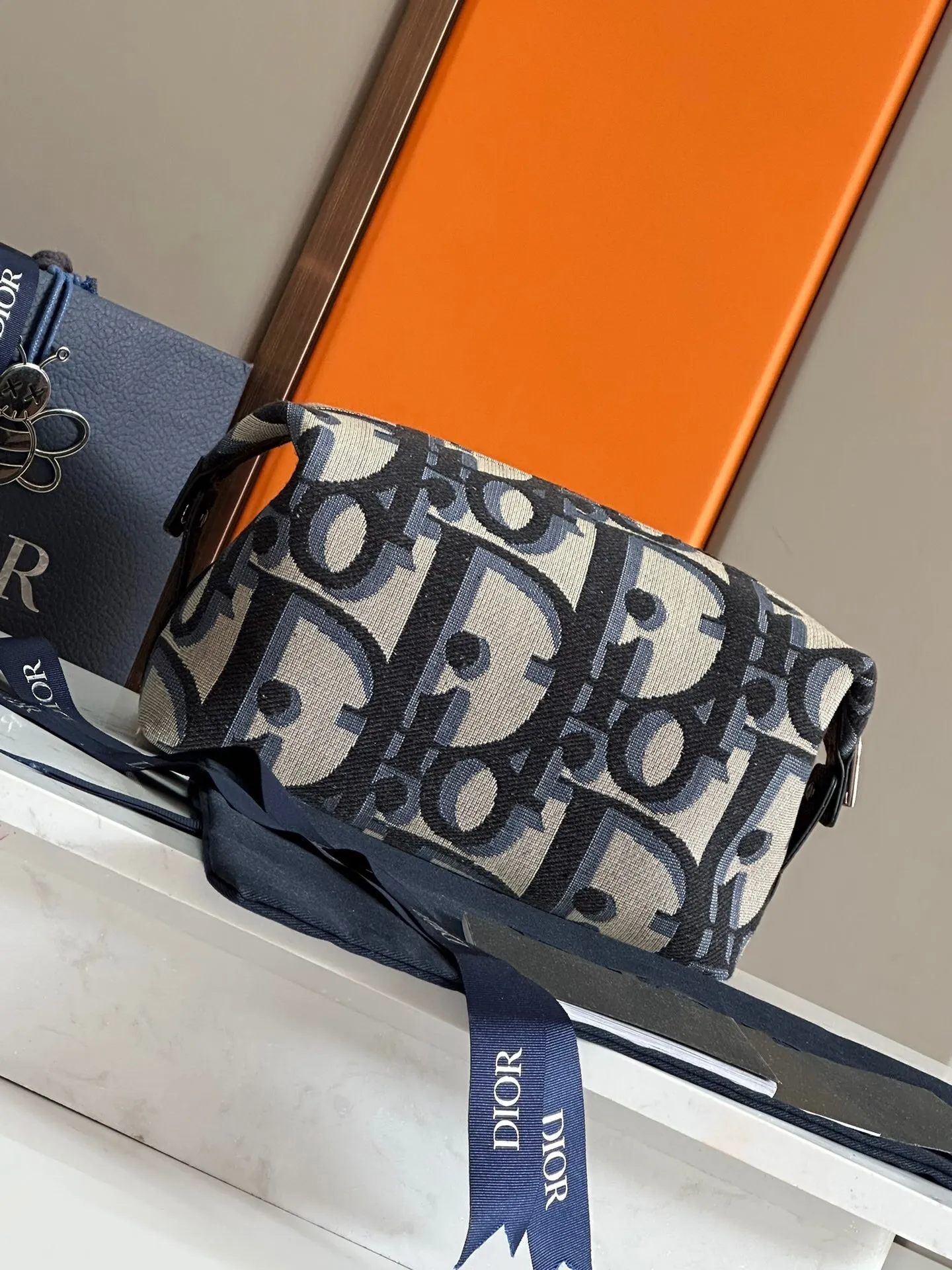 All categories Official website "Brand Women's Bags" Women's Bags 💙 DIOR 2025 new DIOR toiletry bag