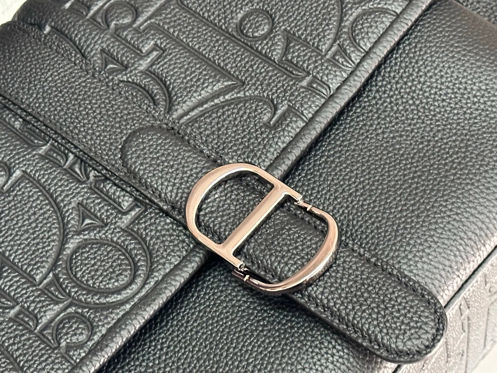 All Categories Official Website "Brand Women's Bags" Women's Bags 💙 DIOR 2025 New DIOR Crossbody Bag