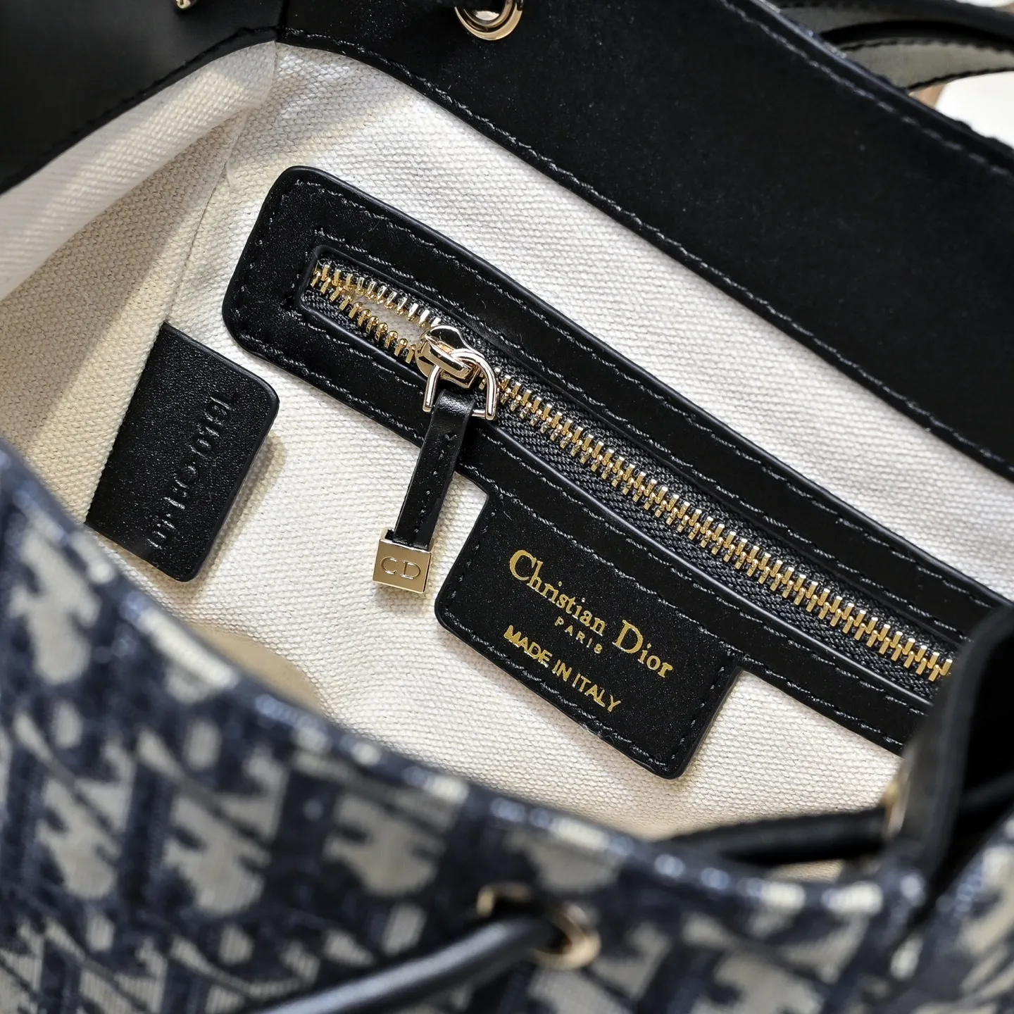 All Categories Official Website "Brand Women's Bags" Women's Bags 💙 DIOR 2025 New DIOR Crossbody Bag