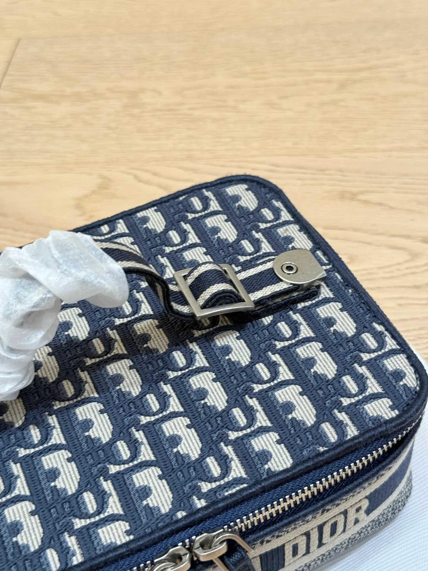 All Categories Official Website "Brand Women's Bags" Women's Bags 💙 DIOR 2025 New DIOR Cosmetic Bag