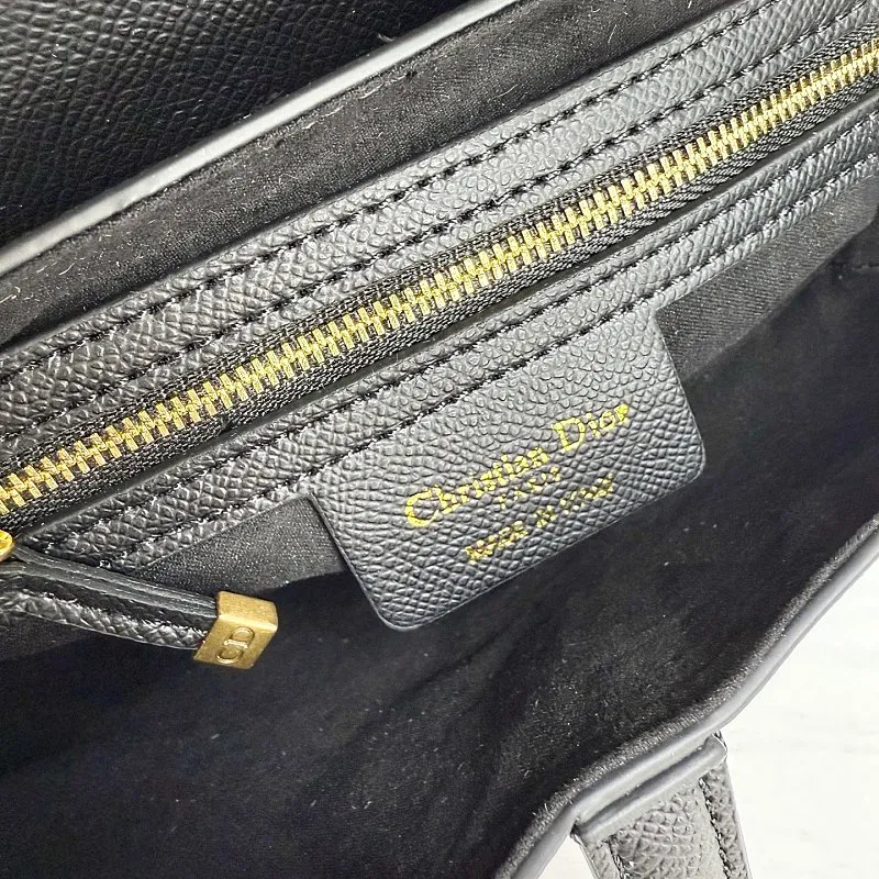 All categories Official website "Brand Women's Bags" Women's Bags 💙 DIOR DIOR 2026 new crossbody shoulder bag