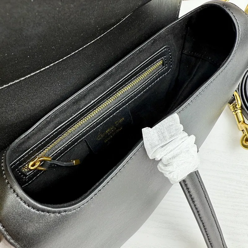 All categories Official website "Brand Women's Bags" Women's Bags 💙 DIOR DIOR 2026 new crossbody shoulder bag