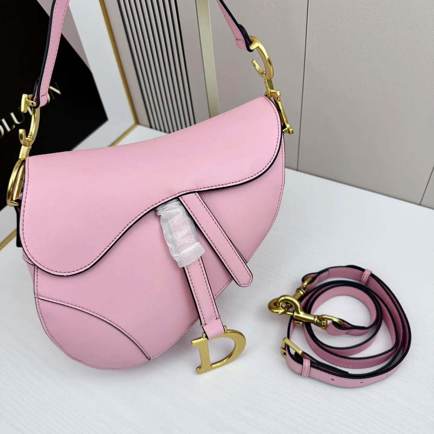 All categories Official website "Brand Women's Bags" Women's Bags 💙 DIOR DIOR 2026 new crossbody shoulder bag