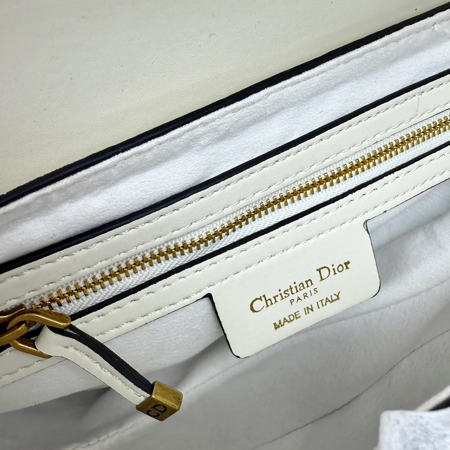 All categories Official website "Brand Women's Bags" Women's Bags 💙 DIOR DIOR 2026 new crossbody shoulder bag
