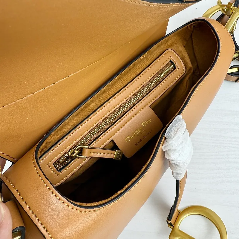 All categories Official website "Brand Women's Bags" Women's Bags 💙 DIOR DIOR 2026 new crossbody shoulder bag