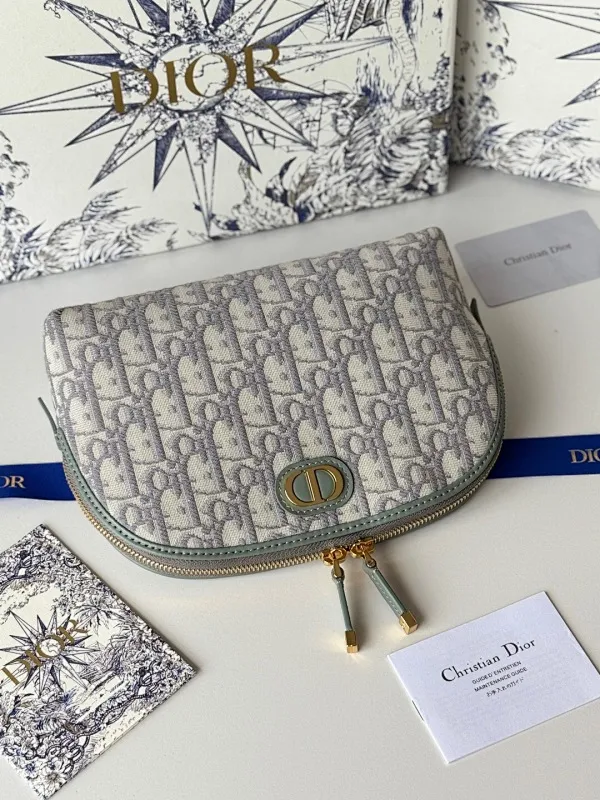 All Categories Official Website "Brand Women's Bags" Women's Bags 💙 DIOR 2025 New Dior Cosmetic Bag