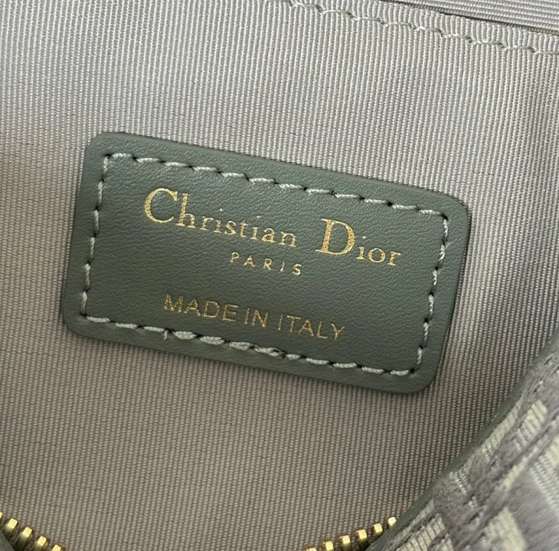 All Categories Official Website "Brand Women's Bags" Women's Bags 💙 DIOR 2025 New Dior Cosmetic Bag