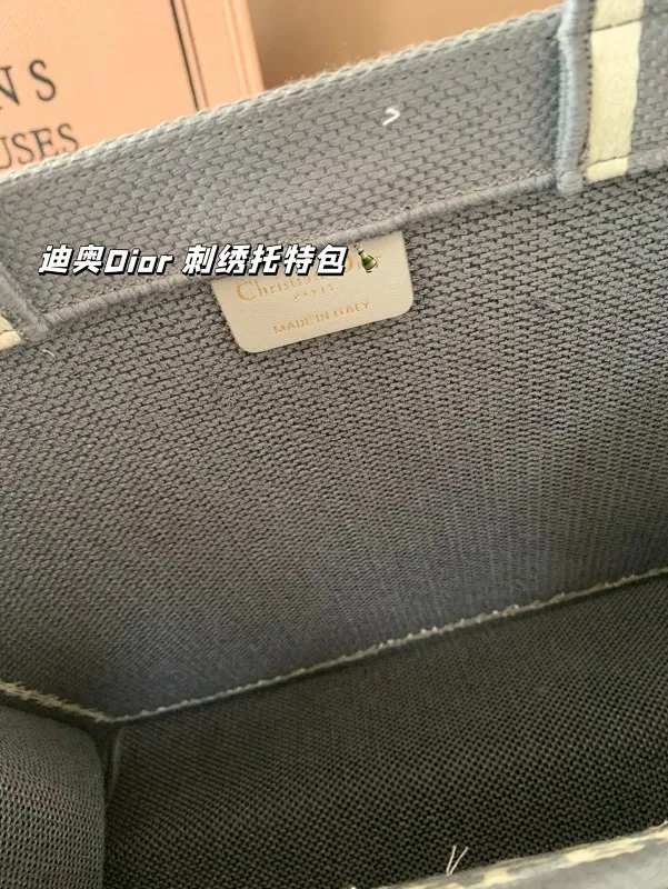 All Categories Official Website "Brand Women's Bags" Women's Bags 💙 DIOR 2025 New DIOR Embroidered Tote Bag