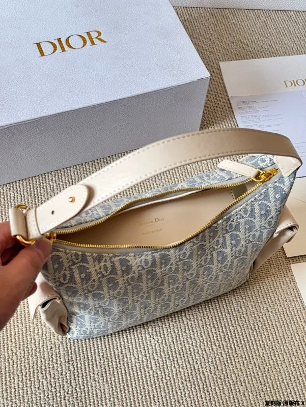 All categories Official website "Brand Women's Bags" Women's Bags 💙 DIOR 2025 new DIOR armpit bag