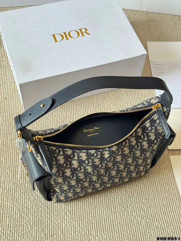 All categories Official website "Brand Women's Bags" Women's Bags 💙 DIOR 2025 new DIOR armpit bag