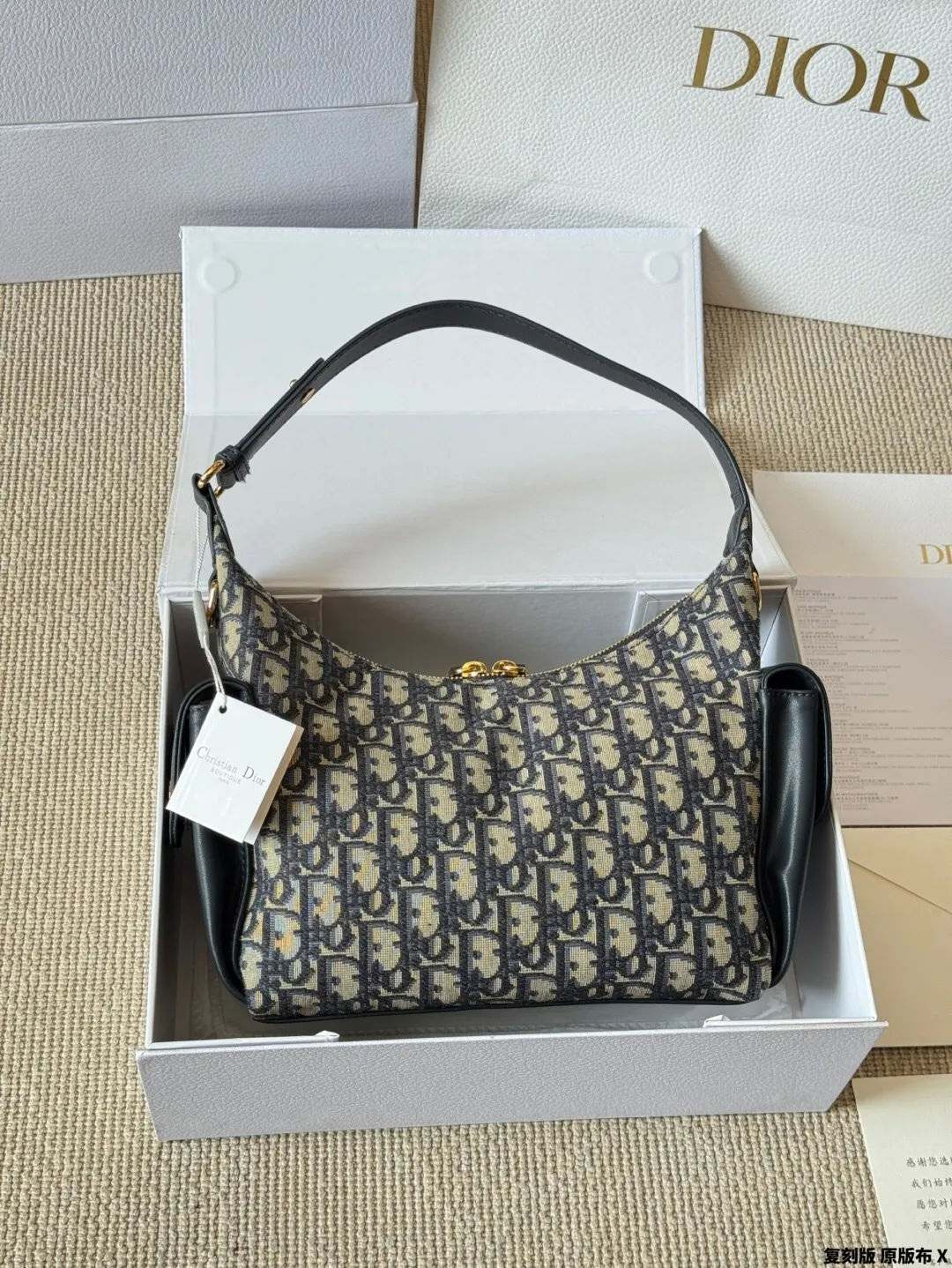 All categories Official website "Brand Women's Bags" Women's Bags 💙 DIOR 2025 new DIOR armpit bag