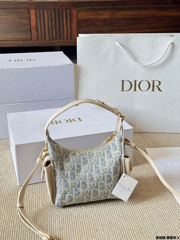 All categories Official website "Brand Women's Bags" Women's Bags 💙 DIOR 2025 new DIOR armpit bag