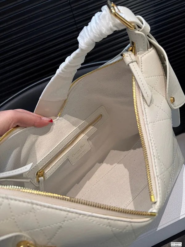 All categories Official website "Brand Women's Bags" Women's Bags 💙 DIOR 2025 new DIOR armpit bag