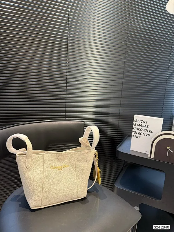 All Categories Official Website "Brand Women's Bags" Women's Bags 💙 DIOR 2025 New DIOR Crossbody Bag