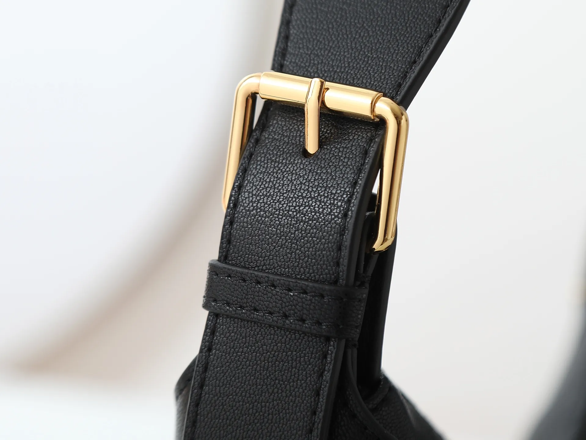 All Categories Official Website "Brand Women's Bags" Women's Bags 💙 DIOR 2026 New DIOR Armpit Crossbody Bag