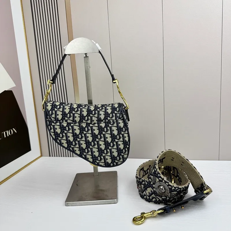 All categories Official website "Brand Women's Bags" Women's Bags 💙 DIOR DIOR 2026 new crossbody shoulder bag