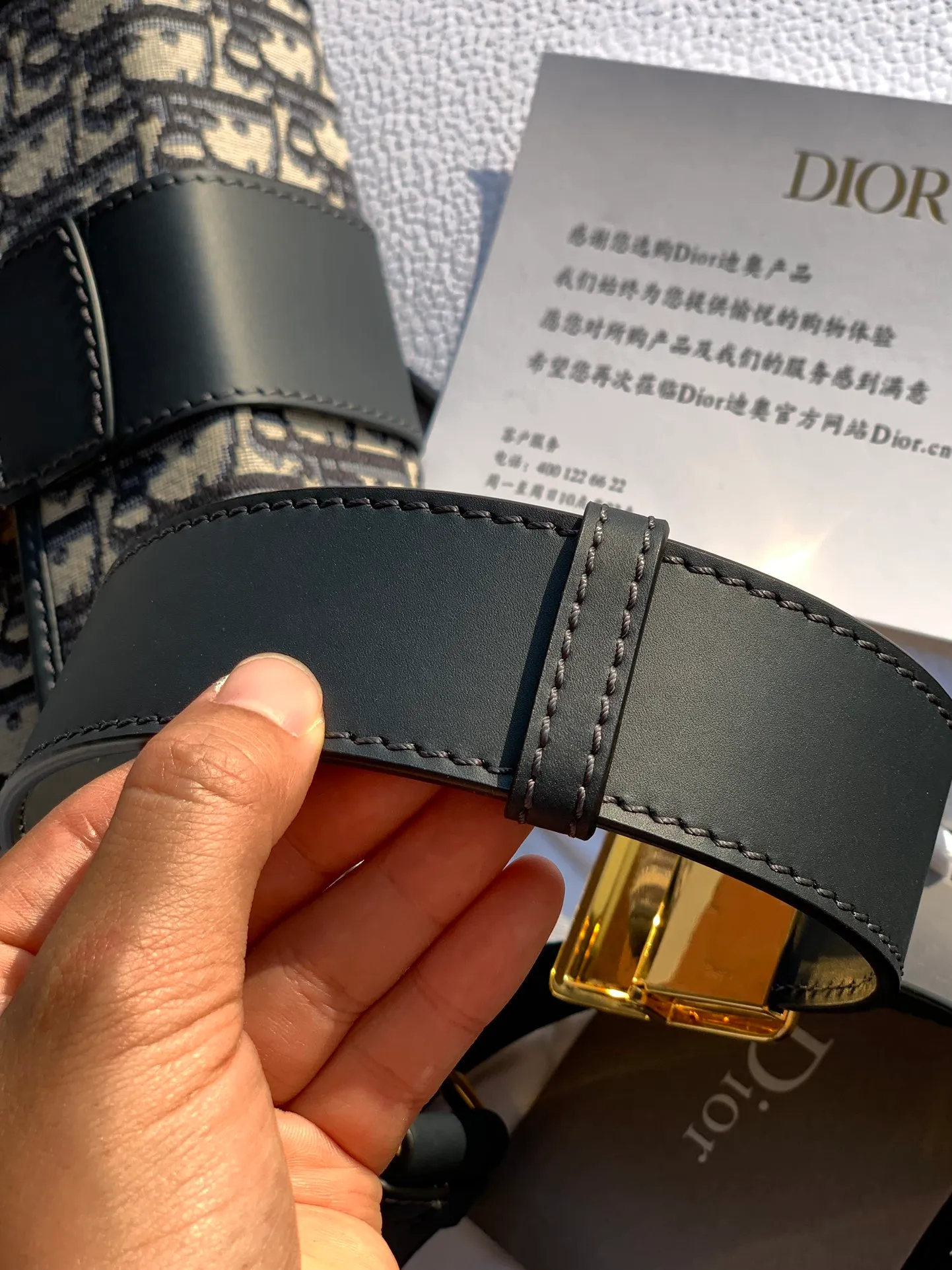 ❗️❗️❗️Free shipping with SF Express for year-end events❗️❗️❗️💰1400 Mini Montaigne size: 17.5 x 11.5 x 5cm This real star bag will never go out of style no matter how many years it takes. If you want to buy it, buy a reliable one. This is a truly reliable channel purchased from a counter. It is a channel that buys your favorites on behalf of others. I will sell it at a real price. When you see the details, you will understand the great value. It must be what it looks like at the counter. It is an absolutely reliable overseas channel! !