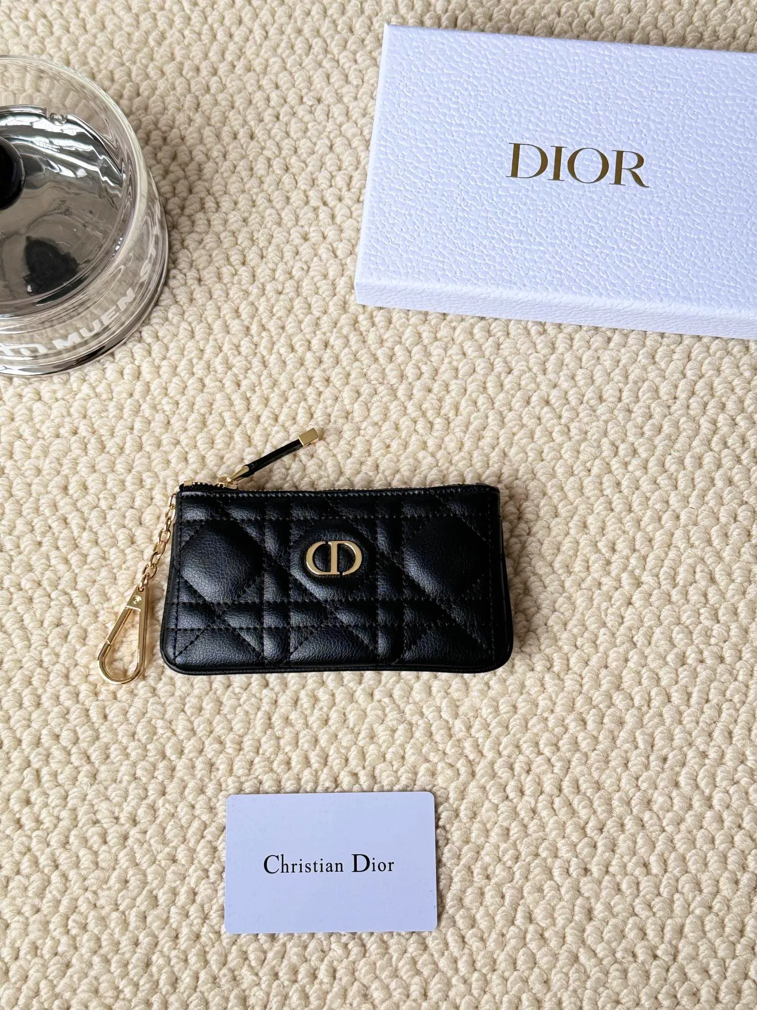 💰150 2024 spring and summer new coin purse key bag is small and cute Size: 14.5*7.6cm Model: S5158UWHC_M30G This Dior Caro card holder is elegant and practical. Carefully crafted from soft cow leather, it is decorated with cannage pattern topstitching and a CD logo on the front to enhance the style. Elegant and sophisticated. 30 Montaigne Glycine Coin Purse Key Case 🔑 Compact and practical, unique, it can store various daily necessities, suitable for various occasions, and can be matched with its 30Montaigne items. CD logo on front